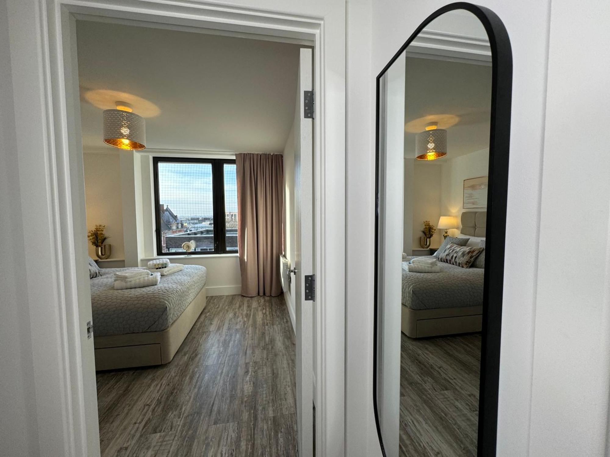 Elegant One Bedroom Apartment Свіндон Екстер'єр фото