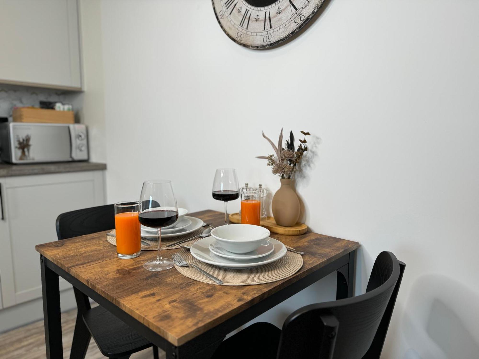 Elegant One Bedroom Apartment Свіндон Екстер'єр фото